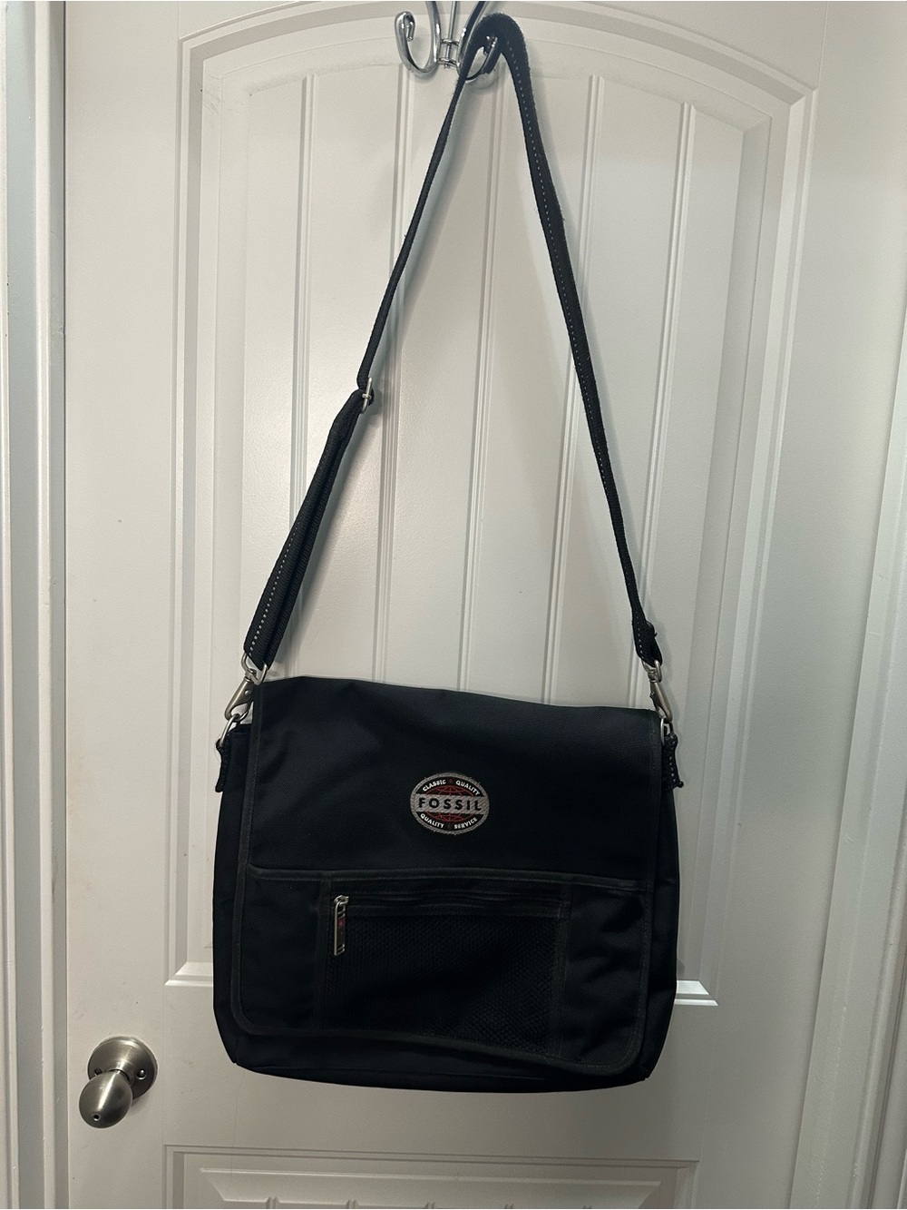 Fossil Black Messenger Bag for Men - Durable Everyday Carry academia
